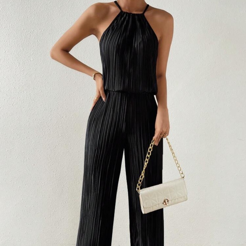 Brand new - SHEIN Essnce solid halter top & wide leg pants. Black, small